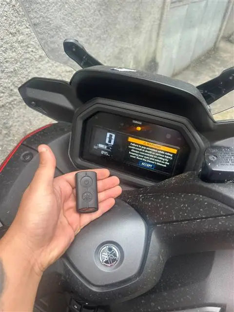 Chave codificada de moto feita pelo Victor Chaveiro